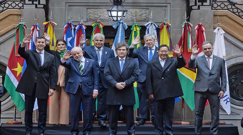 Cumbre del Mercosur: Milei le cedió el mando a Lula y amenazó con irse del bloque