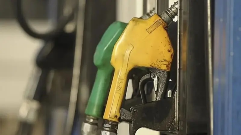 Por la baja en la actividad económica, cayó la venta de combustibles en octubre