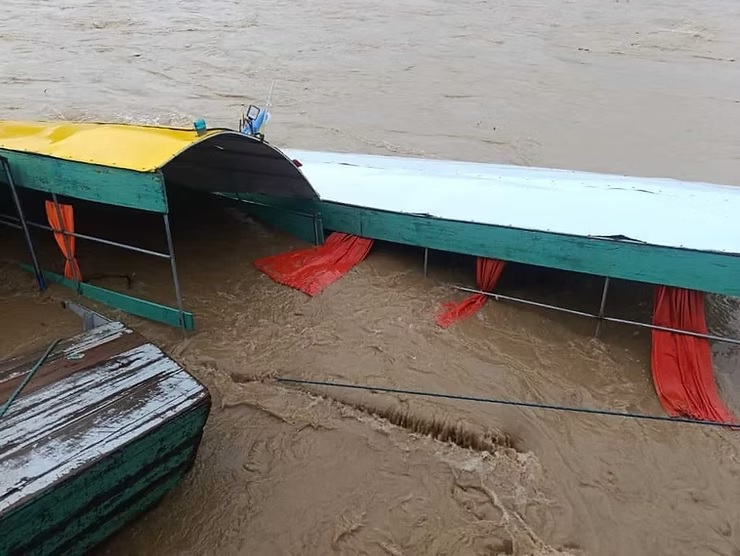 Por la crecida del Bermejo, Puerto Chalanas sigue cerrado y monitorean el caudal del río