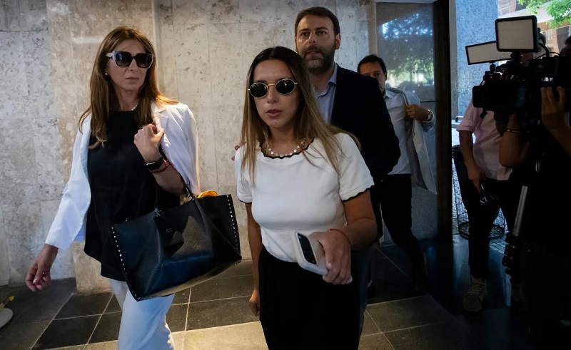 Revés para Agostina Páez en Brasil: el juez postergó su regreso a la Argentina