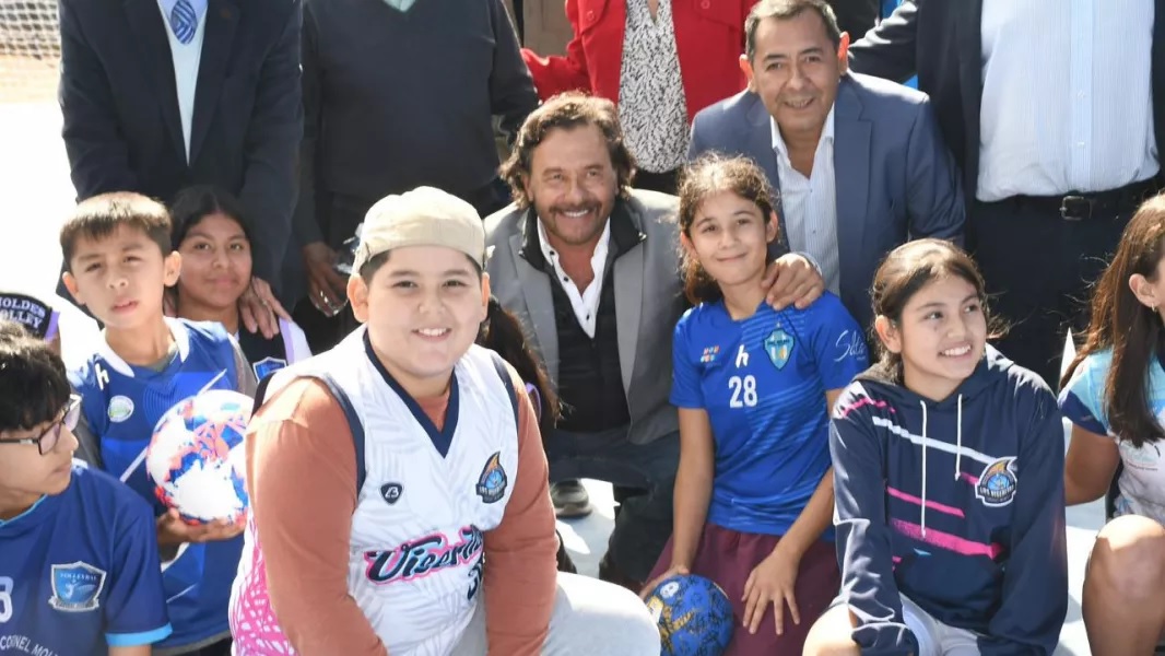 El gobernador Sáenz inauguró en Coronel Moldes un nuevo playón deportivo que integra a cuatro barrios