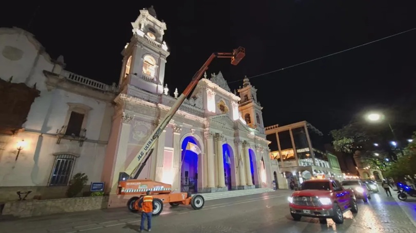 Comenzó la renovación del sistema de iluminación de la Catedral Basílica