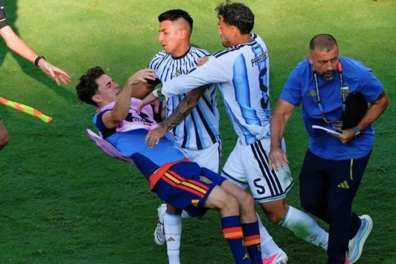 La Selección Argentina recibió fuertes sanciones tras los incidentes en la final del Mundial